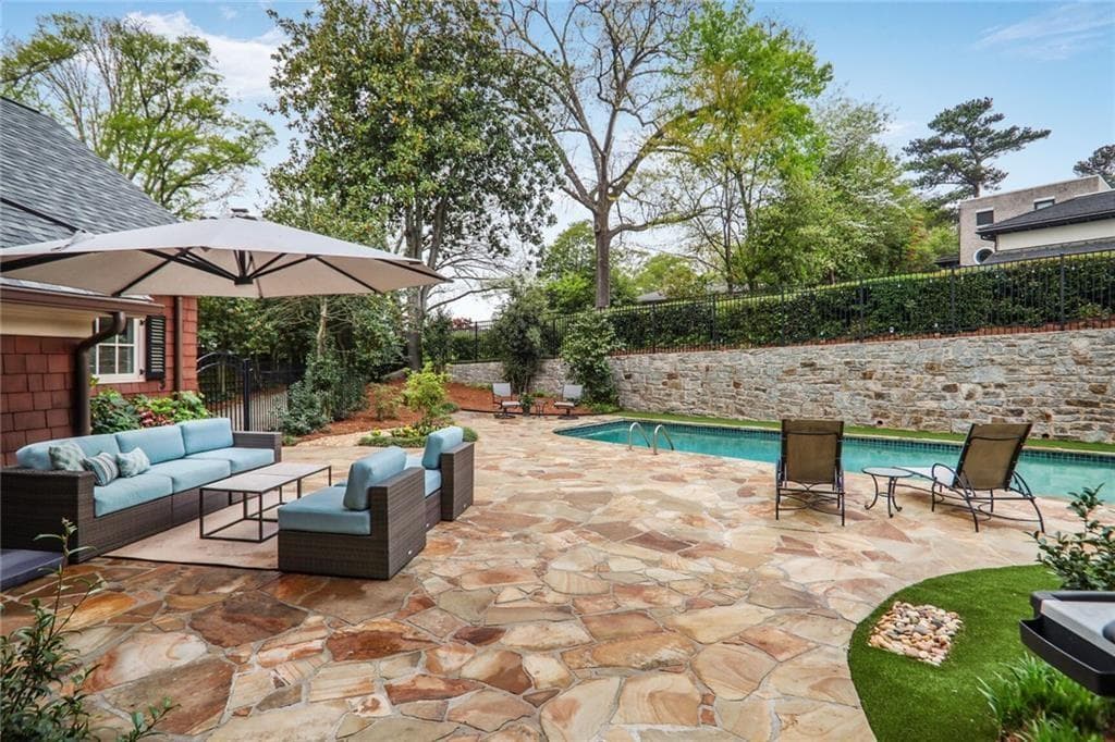 6 bedroom, 6 bathroom, 5,488 sq ft single family residence for sale at 219 Little John Trail, Atlanta, GA 30309 — photo 5