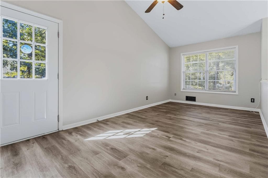 3 bedroom, 2 bathroom, 1,880 sq ft single family residence for sale at 3235 Southshore Court, Cumming, GA 30041 — photo 7