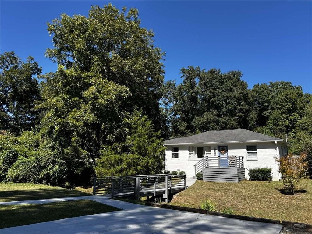 3 bedroom, 2 bathroom, 1,000 sq ft single family residence for sale at 349 Avery Street, Marietta, GA 30060 — photo 1 of 18