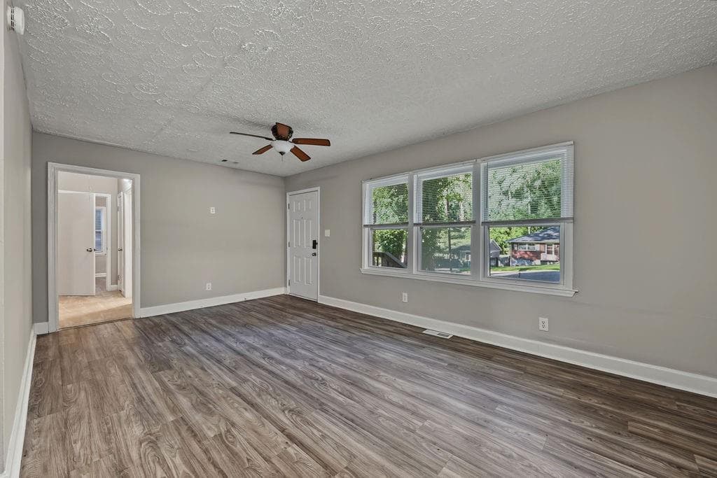 3 bedroom, 1 bathroom, 1,000 sq ft single family residence for sale at 2312 Polar Rock Avenue, Atlanta, GA 30315 — photo 4