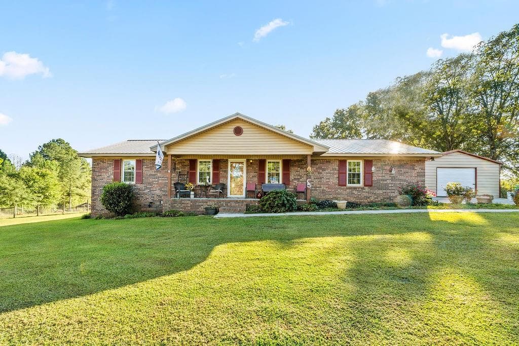 3 bedroom, 2 bathroom, 1,740 sq ft single family residence for sale at 790 Taylorsville Road, Aragon, GA 30104 — photo 9