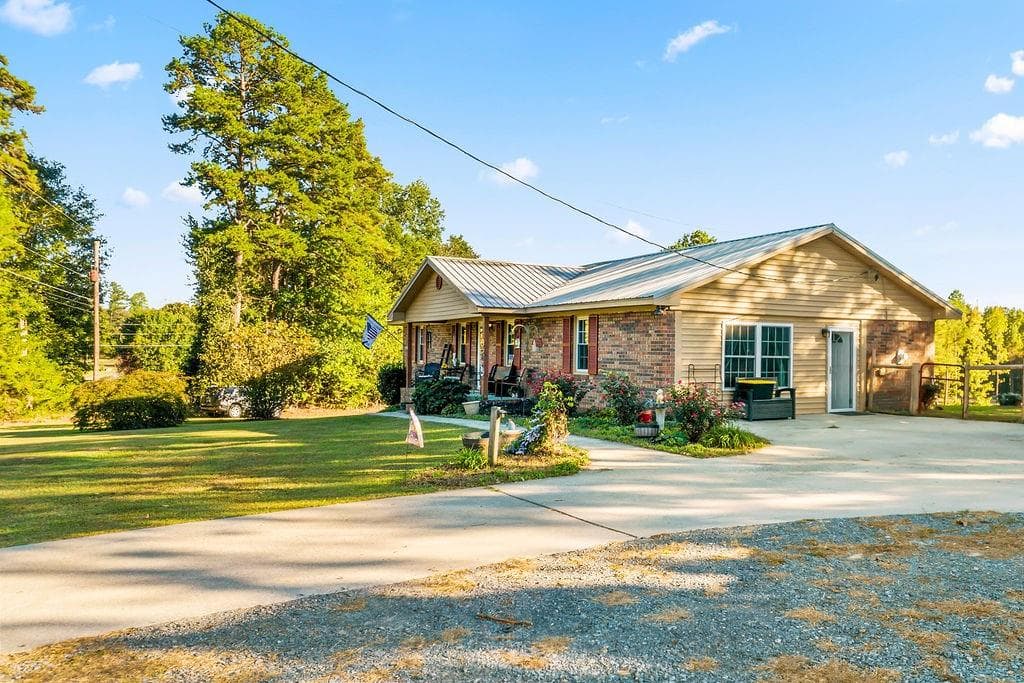 3 bedroom, 2 bathroom, 1,740 sq ft single family residence for sale at 790 Taylorsville Road, Aragon, GA 30104 — photo 10