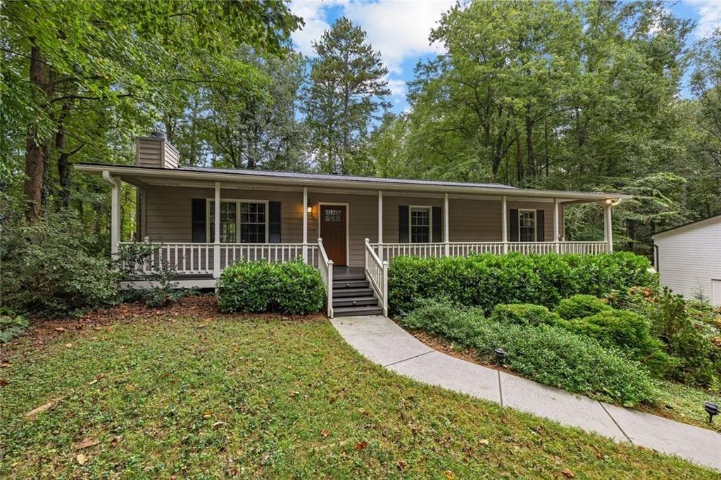 3 bedroom, 2 bathroom, 1,852 sq ft single family residence for sale at 3465 Broxton Mill Way, Snellville, GA 30039 — photo 2