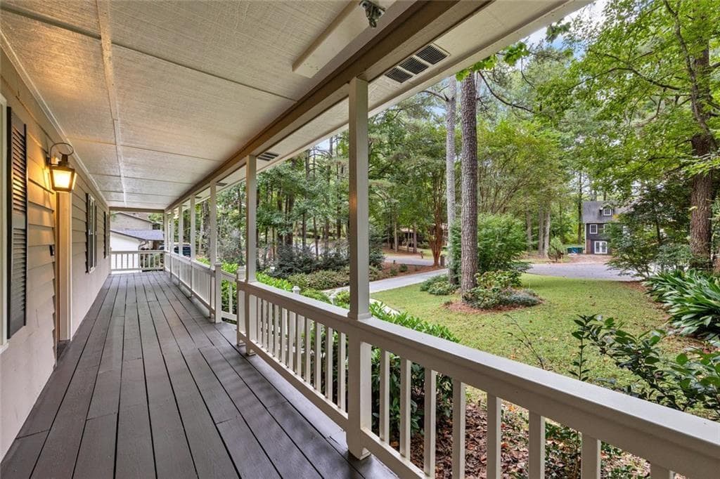 3 bedroom, 2 bathroom, 1,852 sq ft single family residence for sale at 3465 Broxton Mill Way, Snellville, GA 30039 — photo 3