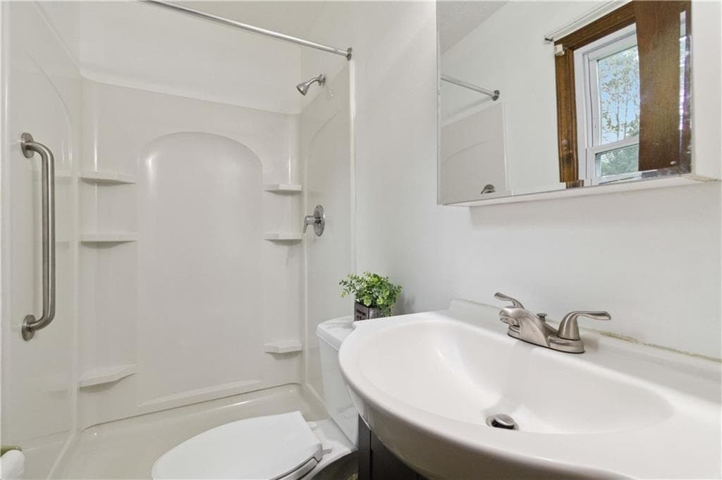 3 bedroom, 2 bathroom, 1,208 sq ft single family residence for rent at 3040 Land Road, Alpharetta, GA 30004 for $2,600 a month — photo 4