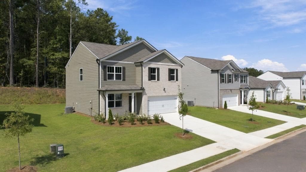 4 bedroom, 3 bathroom, 1,991 sq ft single family residence for sale at 8171 Coldstream Drive, Fairburn, GA 30213 — photo 2