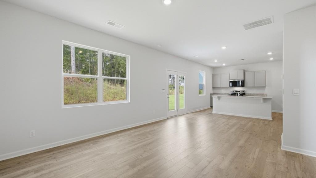 4 bedroom, 3 bathroom, 1,991 sq ft single family residence for sale at 8171 Coldstream Drive, Fairburn, GA 30213 — photo 10