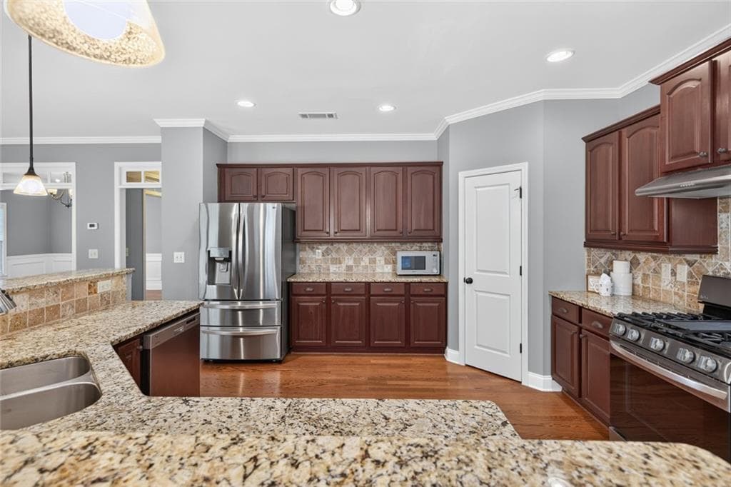 4 bedroom, 4 bathroom, 3,227 sq ft single family residence for sale at 8225 Majors Glen Court, Cumming, GA 30041 — photo 8
