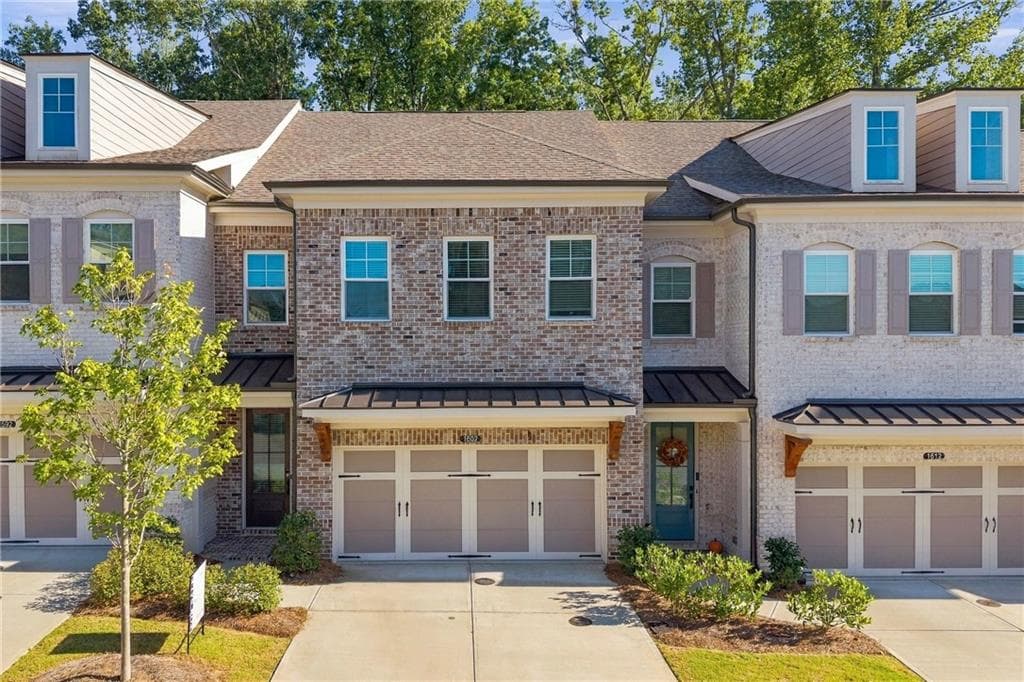 3 bedroom, 3 bathroom, 2,009 sq ft townhouse for sale at 1602 Wellborn Walk, Suwanee, GA 30024