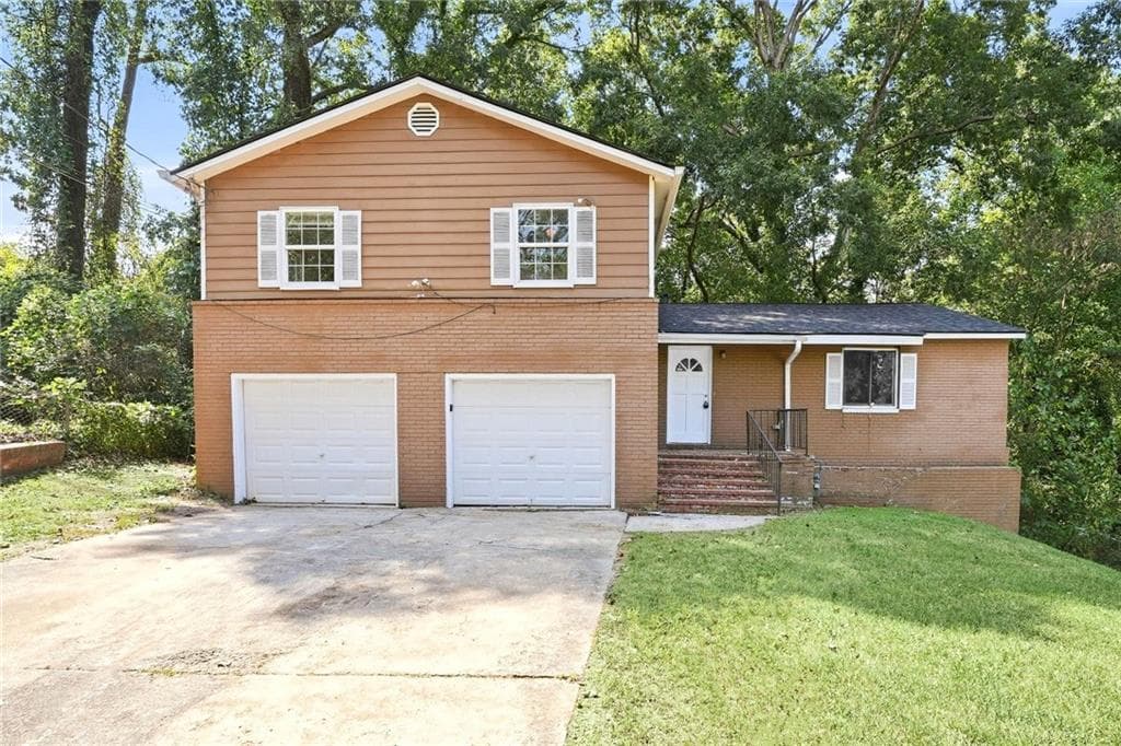 4 bedroom, 3 bathroom, 1,790 sq ft single family residence for rent at 2576 Glenrock Drive, Decatur, GA 30032 for $2,105 a month