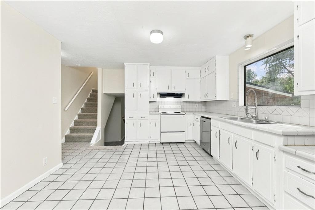 4 bedroom, 3 bathroom, 1,790 sq ft single family residence for rent at 2576 Glenrock Drive, Decatur, GA 30032 for $2,105 a month — photo 3