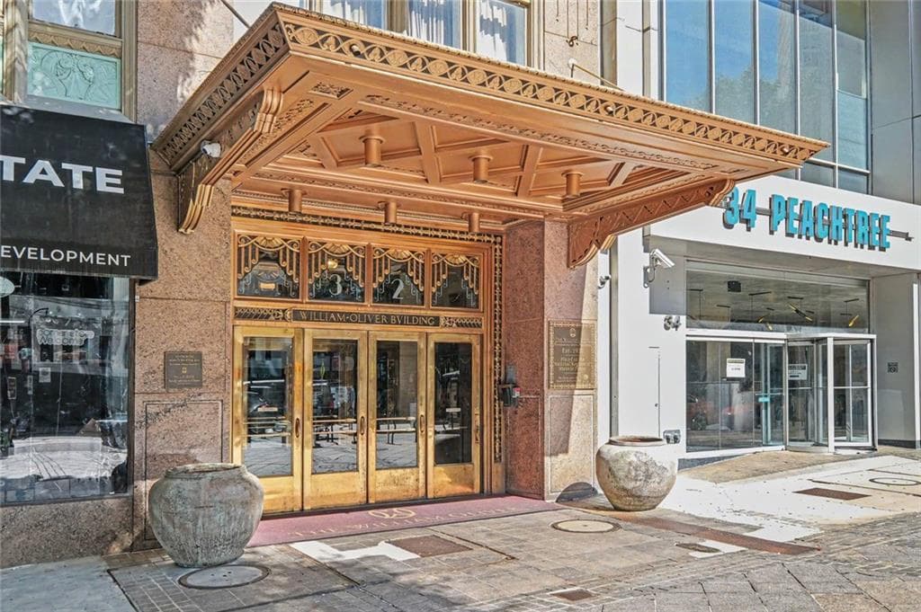 1 bedroom, 1 bathroom, 465 sq ft condominium for sale at 32 Peachtree St NW 602, Atlanta, GA 30303