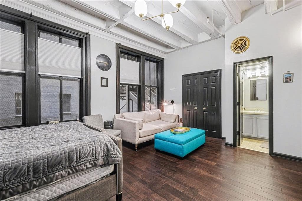 1 bedroom, 1 bathroom, 465 sq ft condominium for sale at 32 Peachtree St NW 602, Atlanta, GA 30303 — photo 2
