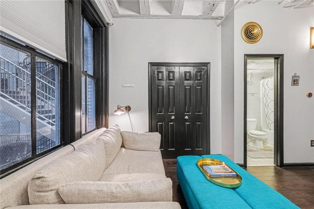 1 bedroom, 1 bathroom, 465 sq ft condominium for sale at 32 Peachtree St NW 602, Atlanta, GA 30303 — photo 4