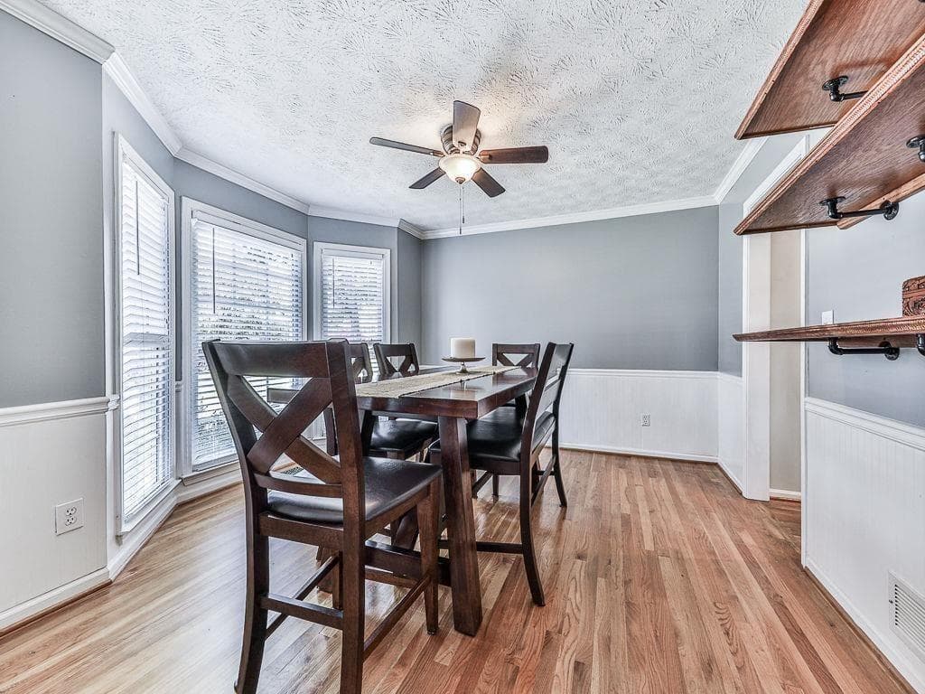 5 bedroom, 4 bathroom, 2,864 sq ft single family residence for sale at 373 Yonah Circle, Woodstock, GA 30189 — photo 6