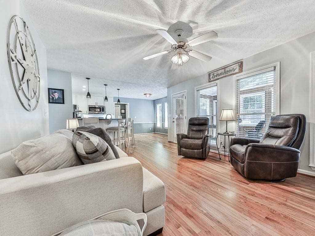 5 bedroom, 4 bathroom, 2,864 sq ft single family residence for sale at 373 Yonah Circle, Woodstock, GA 30189 — photo 9