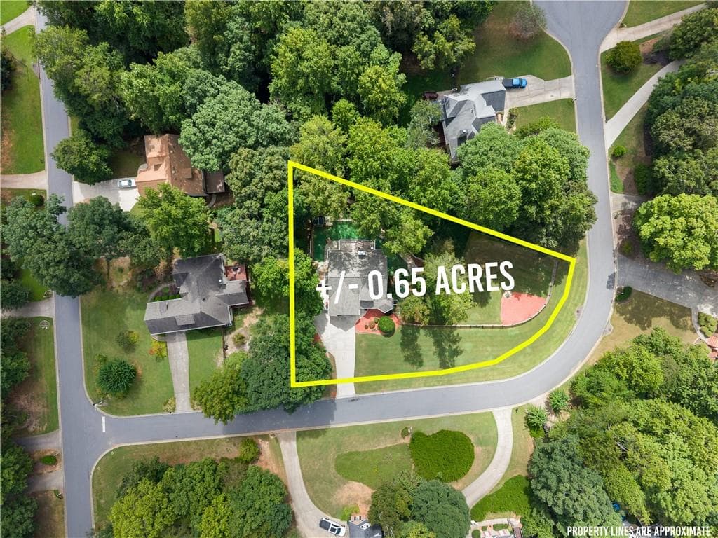 4 bedroom, 4 bathroom, 3,633 sq ft single family residence for sale at 5825 Birch Ridge Trail, Cumming, GA 30028 — photo 3