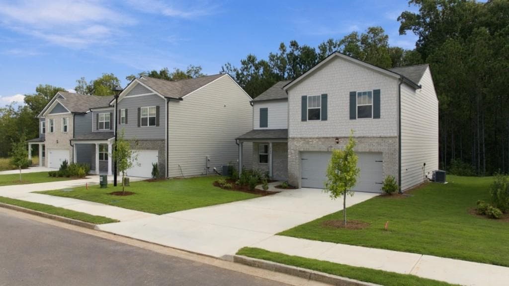 4 bedroom, 3 bathroom, 2,176 sq ft single family residence for sale at 8172 Coldstream Drive, Fairburn, GA 30213 — photo 2