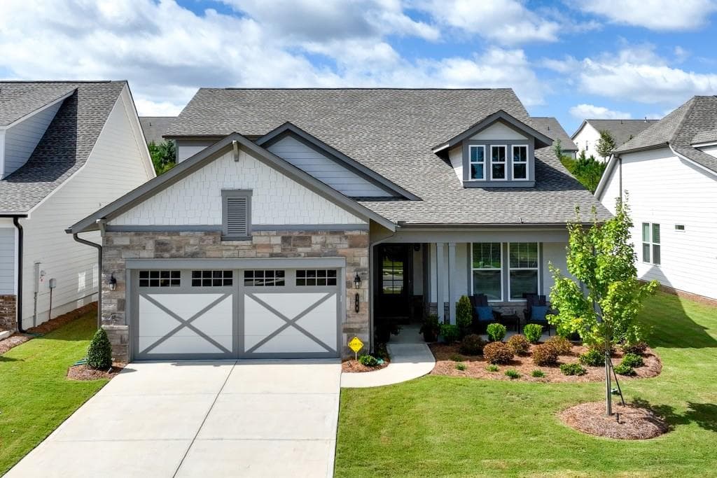 2 bedroom, 2 bathroom, 2,216 sq ft single family residence for sale at 168 Bear Way, Hoschton, GA 30548
