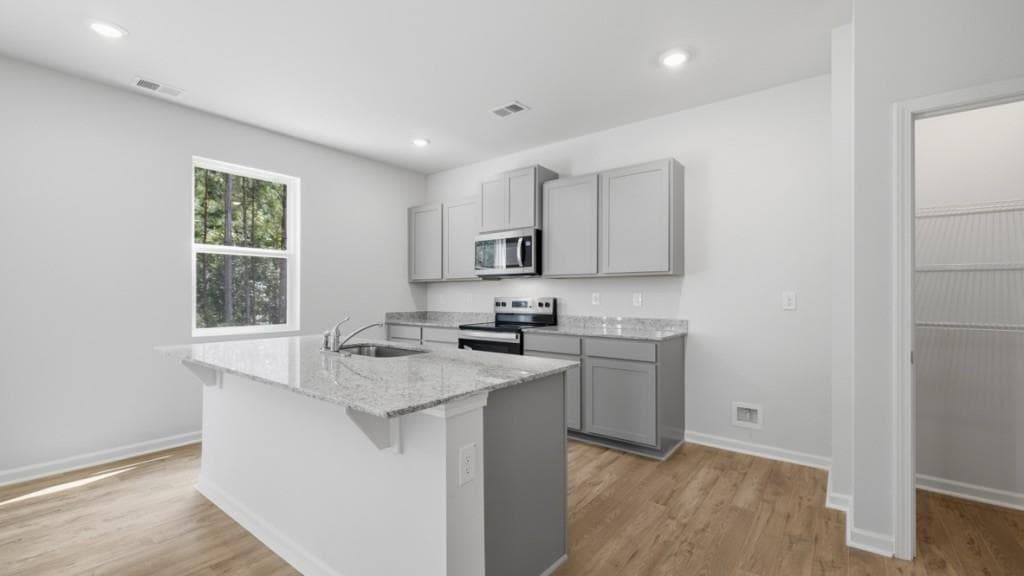 4 bedroom, 3 bathroom, 2,176 sq ft single family residence for sale at 8172 Coldstream Drive, Fairburn, GA 30213 — photo 7
