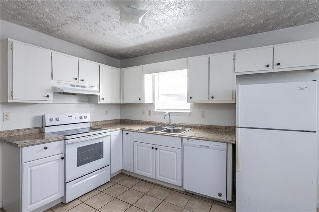 2 bedroom, 2 bathroom, 1,100 sq ft duplex for rent at 8367 Warren Drive 8367, Douglasville, GA 30134 for $1,195 a month — photo 3
