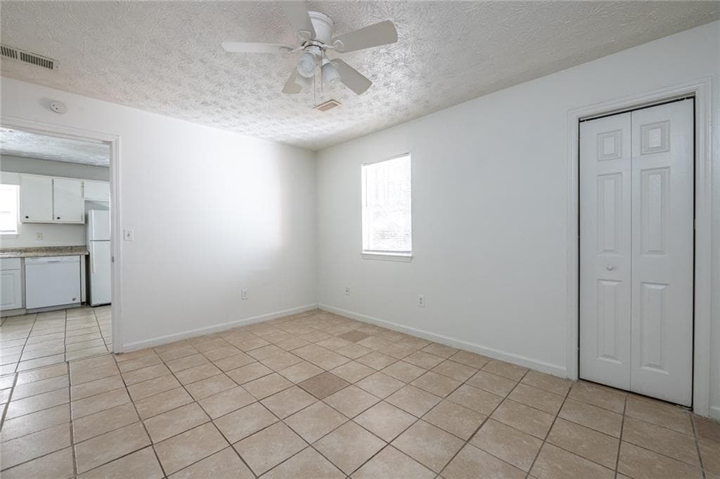 2 bedroom, 2 bathroom, 1,100 sq ft duplex for rent at 8367 Warren Drive 8367, Douglasville, GA 30134 for $1,195 a month — photo 5