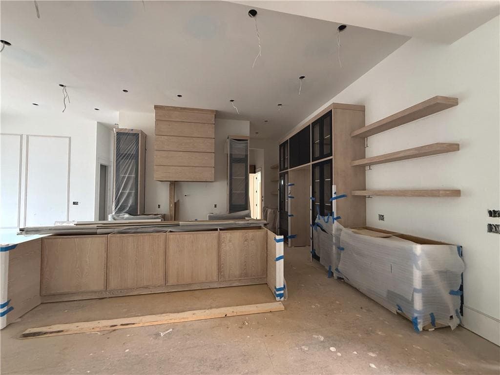 4 bedroom, 7 bathroom, 5,100 sq ft single family residence for sale at 6990 Deaton Henry Road, Flowery Branch, GA 30542 — photo 8