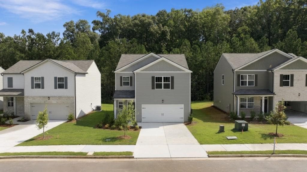 3 bedroom, 3 bathroom, 1,749 sq ft single family residence for sale at 8170 Coldstream Drive, Fairburn, GA 30213