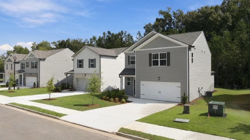 3 bedroom, 3 bathroom, 1,749 sq ft single family residence for sale at 8170 Coldstream Drive, Fairburn, GA 30213 — photo 2