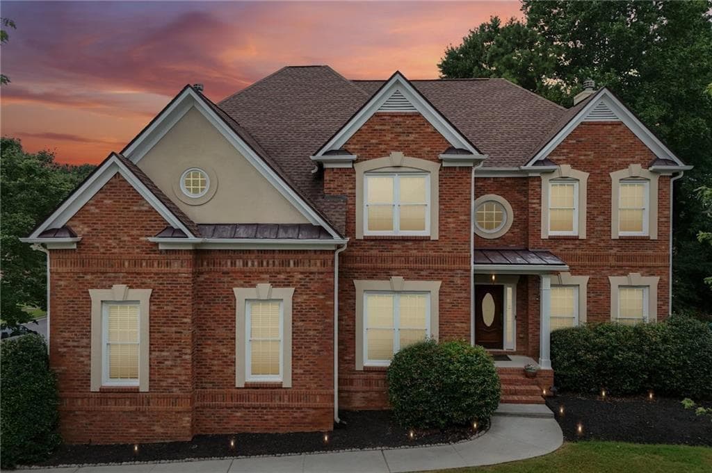 6 bedroom, 5 bathroom, 4,879 sq ft single family residence for sale at 3856 Creekview Ridge Drive, Buford, GA 30518 — photo 5
