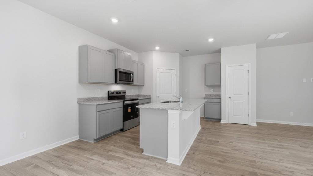 3 bedroom, 3 bathroom, 1,749 sq ft single family residence for sale at 8170 Coldstream Drive, Fairburn, GA 30213 — photo 7