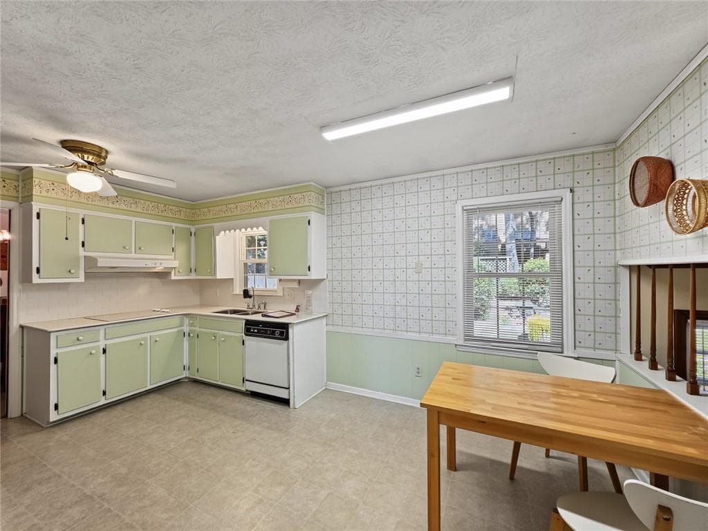 4 bedroom, 3 bathroom, 2,125 sq ft single family residence for sale at 4162 Cimarron Drive, Clarkston, GA 30021 — photo 9