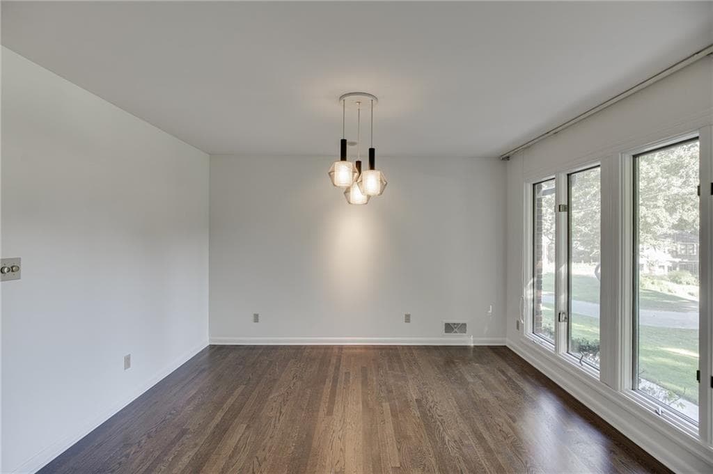 3 bedroom, 2 bathroom, 2,129 sq ft single family residence for sale at 2602 Cosmos Court, Atlanta, GA 30345 — photo 7