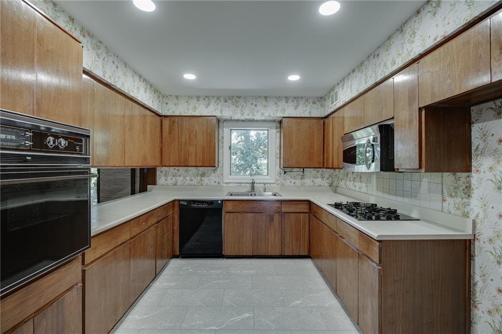 3 bedroom, 2 bathroom, 2,129 sq ft single family residence for sale at 2602 Cosmos Court, Atlanta, GA 30345 — photo 10