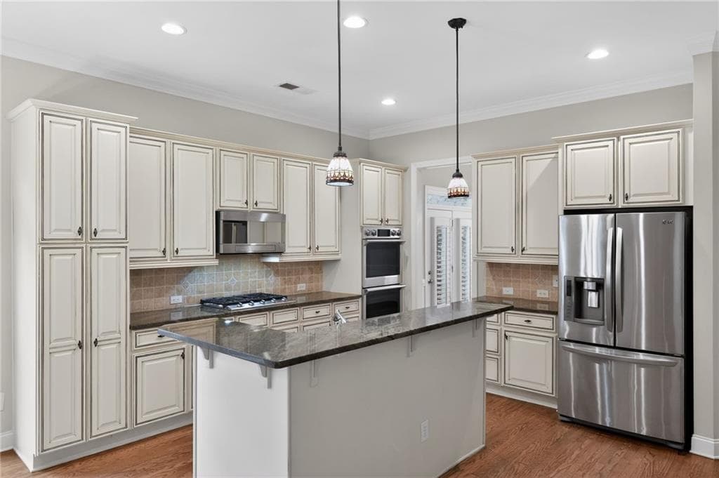 5 bedroom, 4 bathroom, 3,287 sq ft single family residence for rent at 2979 Gateland Square, Marietta, GA 30062 for $3,650 a month — photo 2
