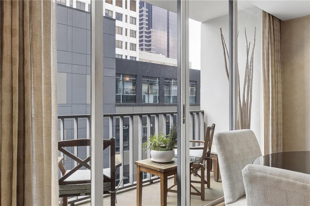 2 bedroom, 2 bathroom, 1,460 sq ft condominium for sale at 145 15th Street 824, Atlanta, GA 30309 — photo 3