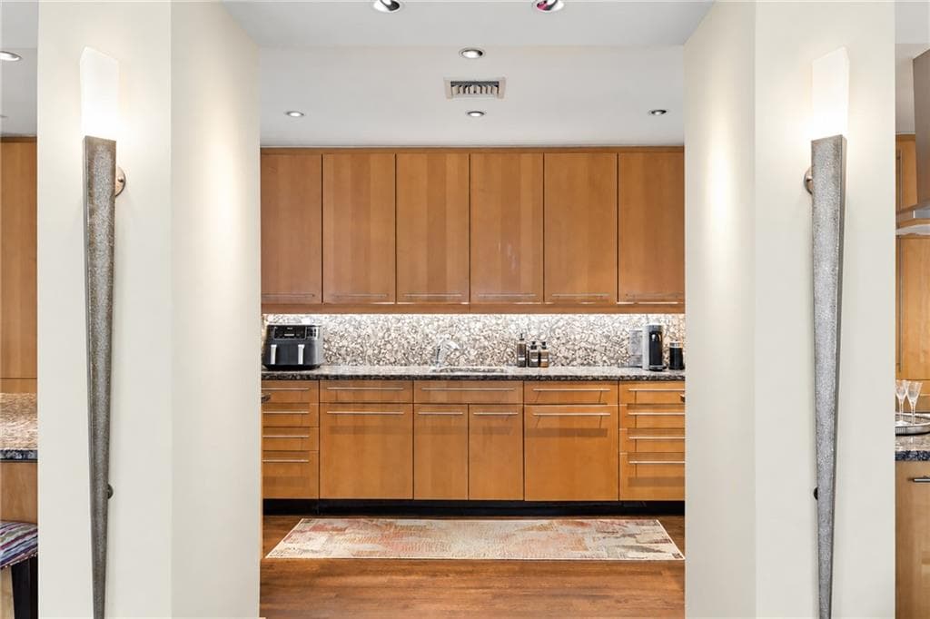 2 bedroom, 2 bathroom, 1,460 sq ft condominium for sale at 145 15th Street 824, Atlanta, GA 30309 — photo 5