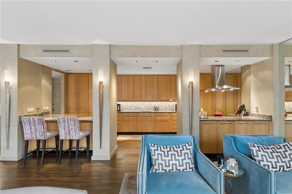 2 bedroom, 2 bathroom, 1,460 sq ft condominium for sale at 145 15th Street 824, Atlanta, GA 30309 — photo 6