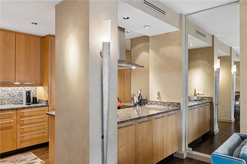 2 bedroom, 2 bathroom, 1,460 sq ft condominium for sale at 145 15th Street 824, Atlanta, GA 30309 — photo 10