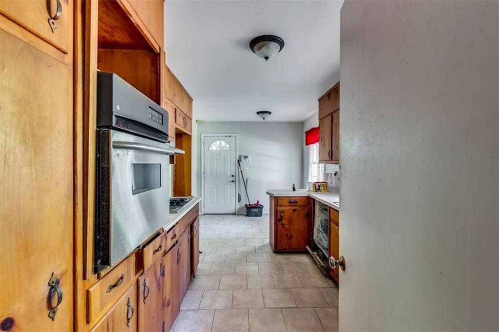4 bedroom, 2 bathroom, 2,141 sq ft single family residence for sale at 2879 Cohassett Lane, Decatur, GA 30034 — photo 8