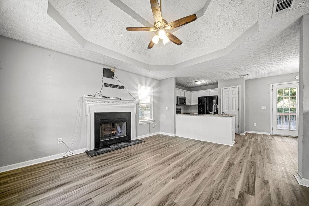 4 bedroom, 3 bathroom, 1,774 sq ft single family residence for sale at 17 Triangle Lane, Adairsville, GA 30103 — photo 4