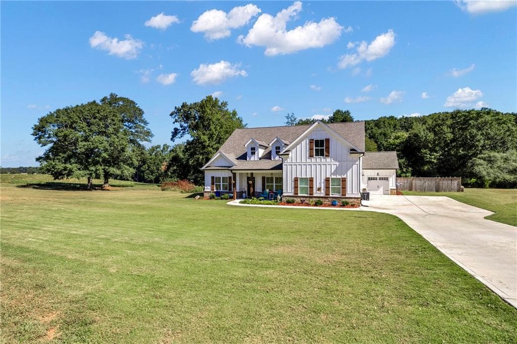 4 bedroom, 4 bathroom, 2,956 sq ft single family residence for sale at 3261 George Williams Road, Monroe, GA 30656 — photo 2