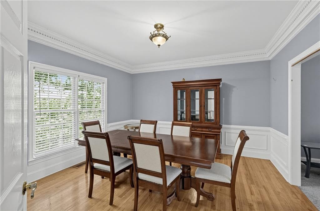6 bedroom, 5 bathroom, 5,094 sq ft single family residence for sale at 3535 Greenshire Court, Douglasville, GA 30135 — photo 4