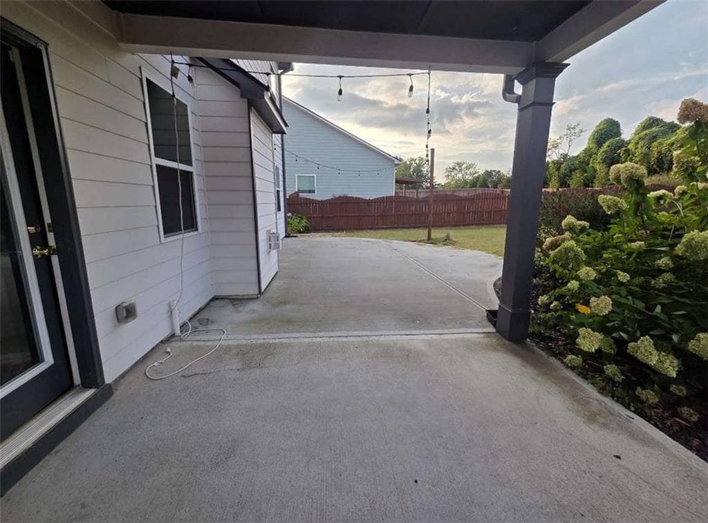 5 bedroom, 3 bathroom, 2,562 sq ft single family residence for sale at 4345 Sunflower Circle, Cumming, GA 30040 — photo 5