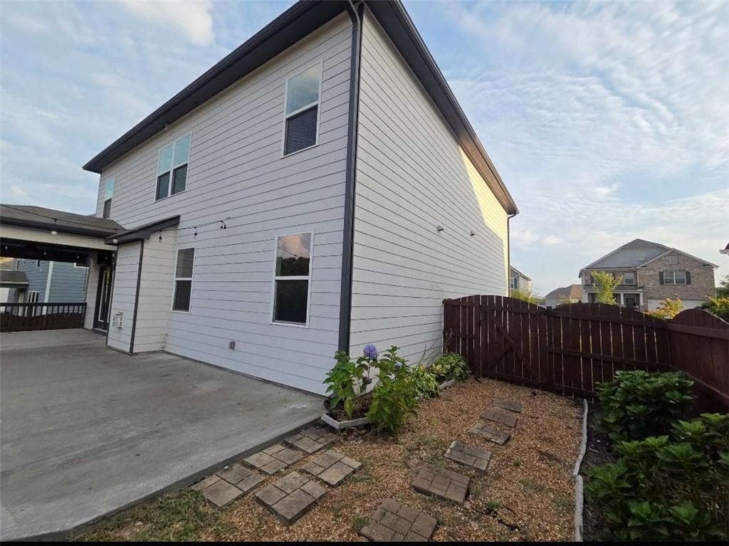 5 bedroom, 3 bathroom, 2,562 sq ft single family residence for sale at 4345 Sunflower Circle, Cumming, GA 30040 — photo 7