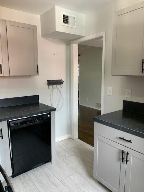 2 bedroom, 2 bathroom, 1,200 sq ft condominium for rent at 3660 Peachtree Road 6F, Atlanta, GA 30319 for $1,625 a month — photo 2