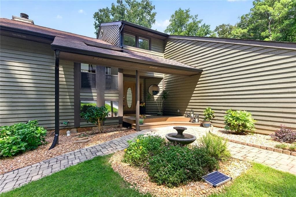 4 bedroom, 4 bathroom, 3,837 sq ft single family residence for sale at 534 Adams Rd, Fayetteville, GA 30214 — photo 2