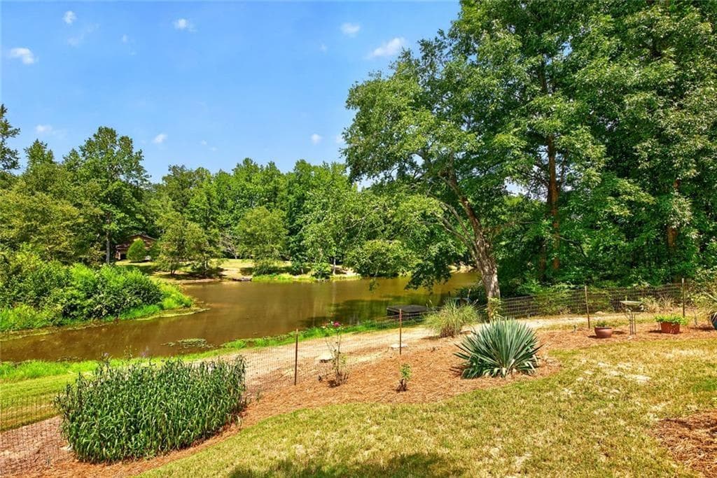 4 bedroom, 4 bathroom, 3,837 sq ft single family residence for sale at 534 Adams Rd, Fayetteville, GA 30214 — photo 8