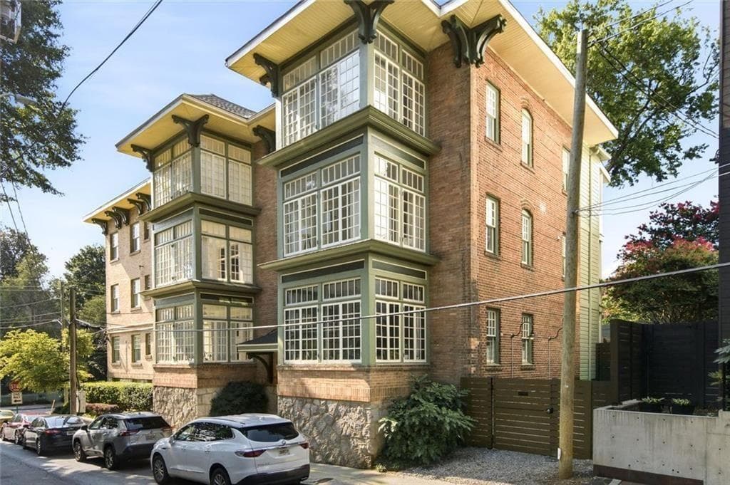 1 bedroom, 1 bathroom, 914 sq ft condominium for sale at 171 6th Street 10, Atlanta, GA 30308 — photo 4