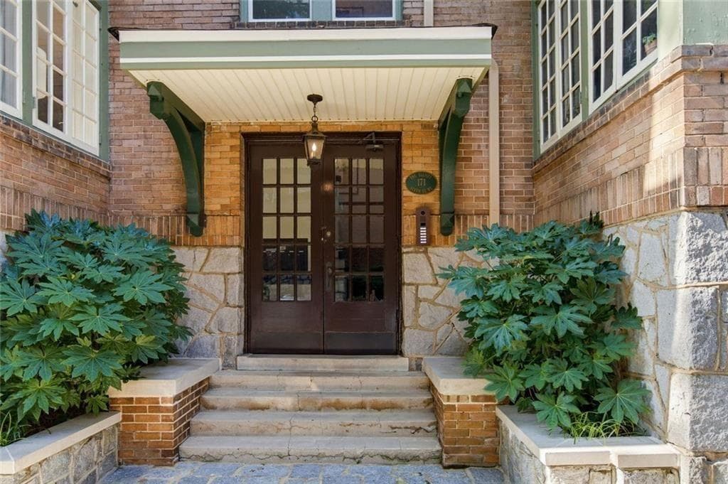 1 bedroom, 1 bathroom, 914 sq ft condominium for sale at 171 6th Street 10, Atlanta, GA 30308 — photo 6